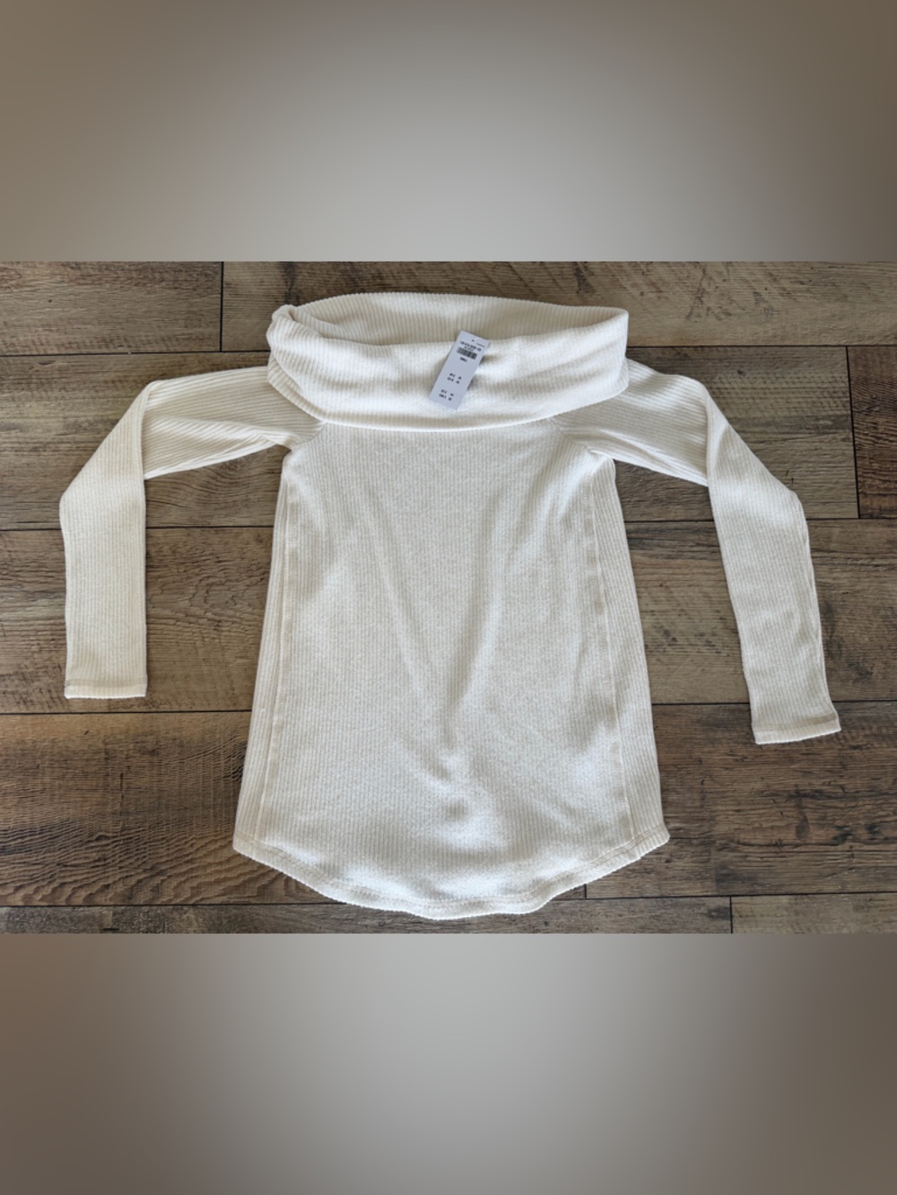 Abercrombie & Fitch Off-the-Shoulder Cream Ribbed Sweater